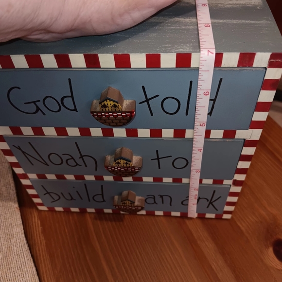 Noah's Ark Trinket or Jewelry Chest with 3 drawers - Picture 5 of 8
